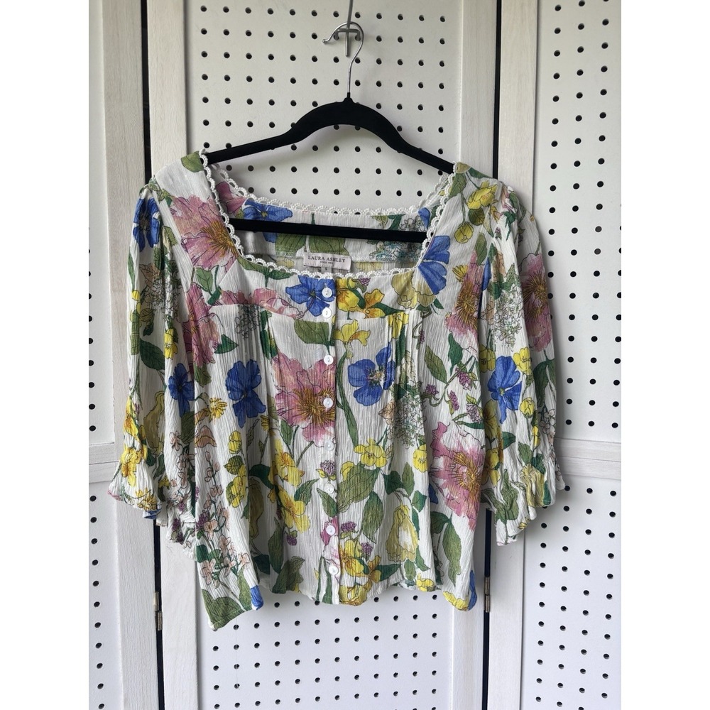 Laura Ashley Rayon Floral‎ Puff Sleeve Cropped Blouse Small Boho Romantic Button